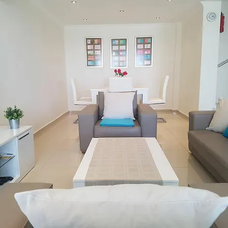아파트 Garden Apts F1 올루데니스
