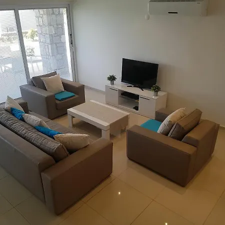 Garden Apts F1 올루데니스