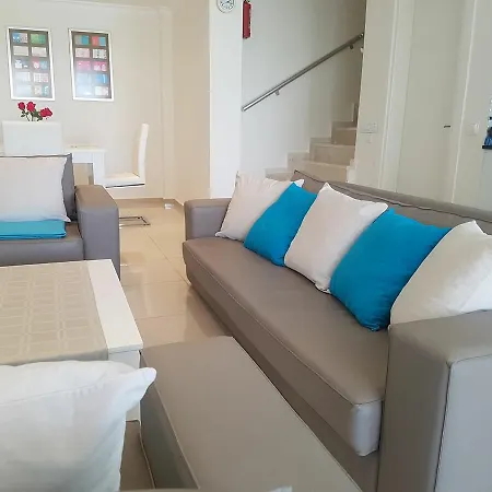 Garden Apts F1 * 올루데니스