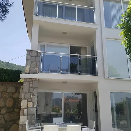 Garden Apts F1 아파트 올루데니스